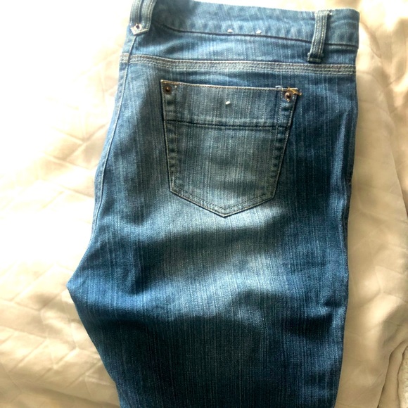 Bitten by Sarah Jessica Parker Jean Shorts - Picture 3 of 5